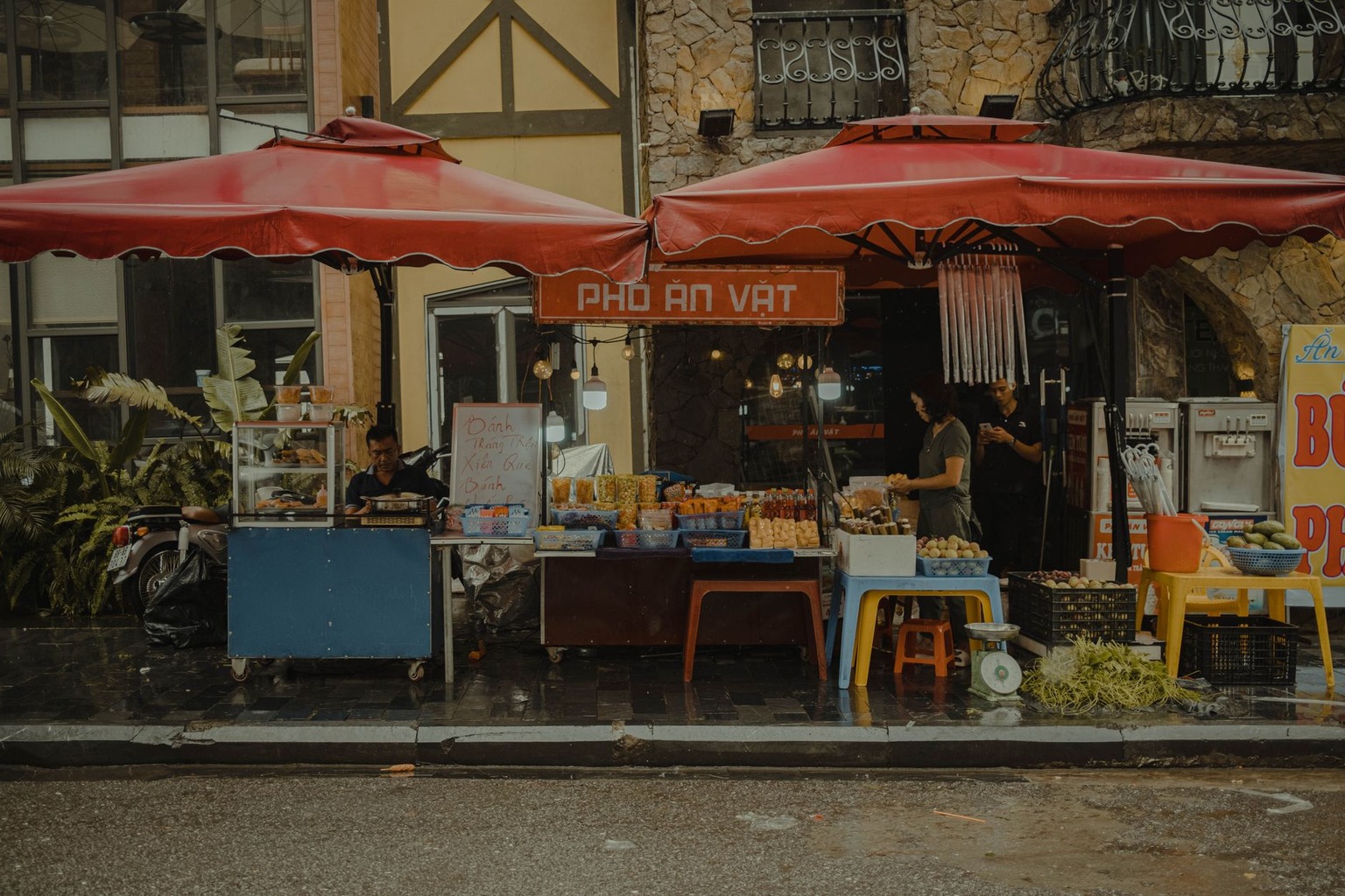 The Role of Public Festivals in Enhancing Neighborhood Identity — Leveraging Public Festivals to Support Local Economy a The Role of Public Festivals in Enhancing Neighborhood Identity — Leveraging Public Festivals to Support Local Economy a