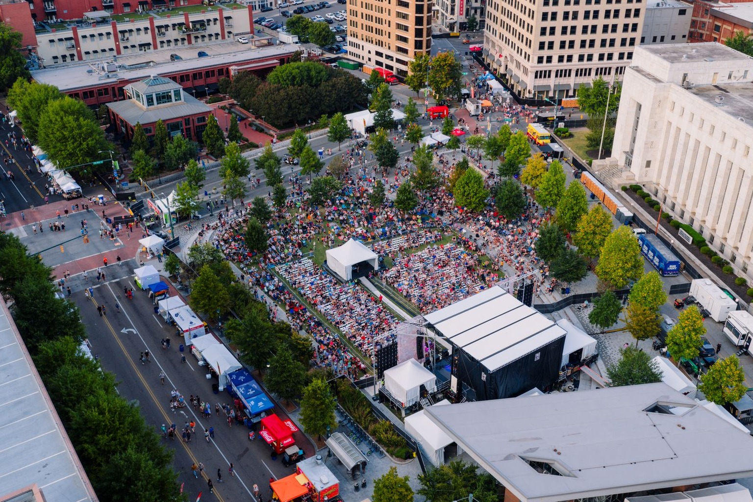 From Pop-Ups to Permanent Spaces: How Temporary Events Shape Neighborhoods — Equity Considerations and Access Barriers From Pop-Ups to Permanent Spaces: How Temporary Events Shape Neighborhoods — Equity Considerations and Access Barriers