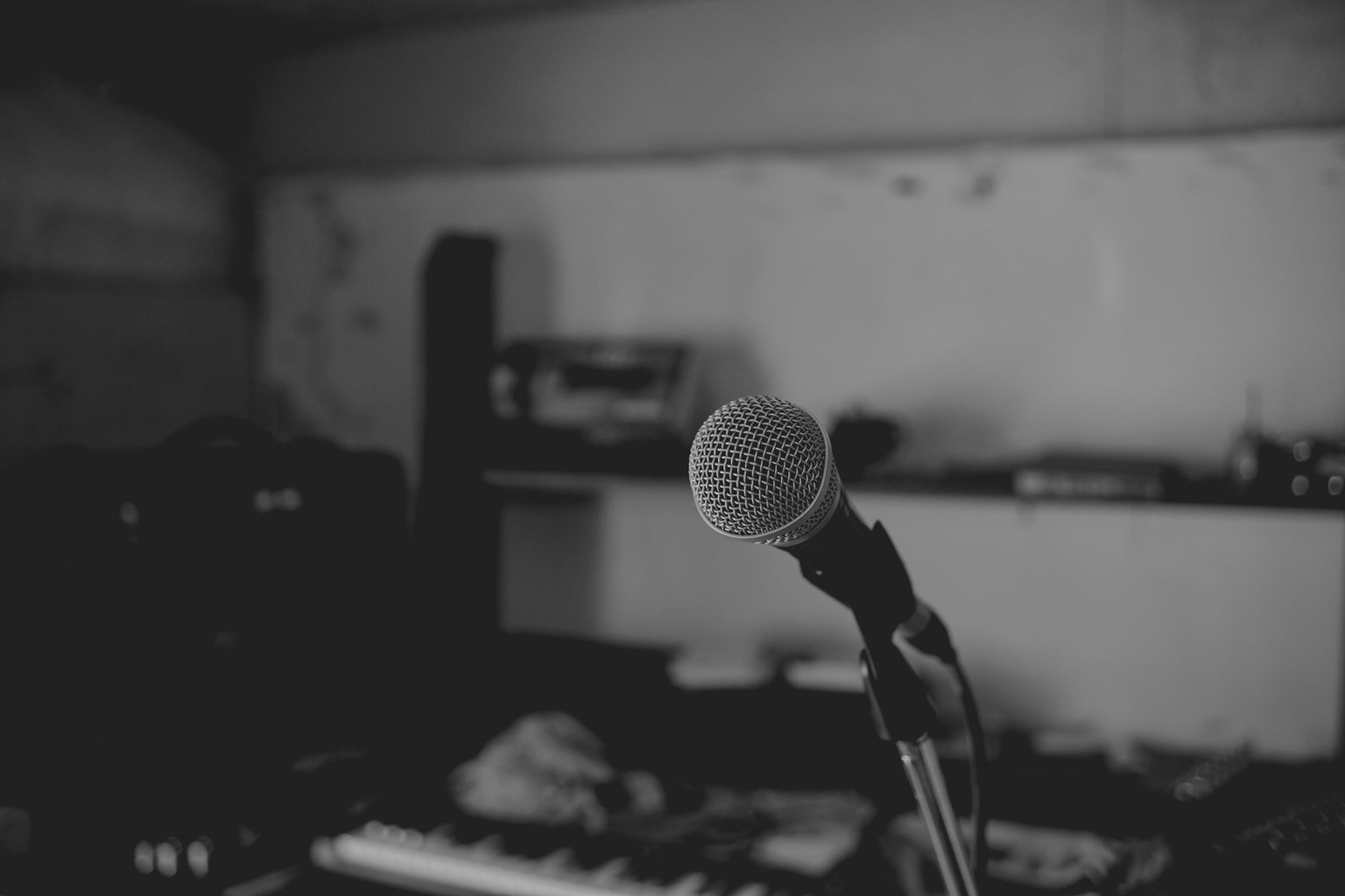 How Podcasts Are Connecting Remote Workers to Local Community Networks — Selecting the Right Audio for Your Integration